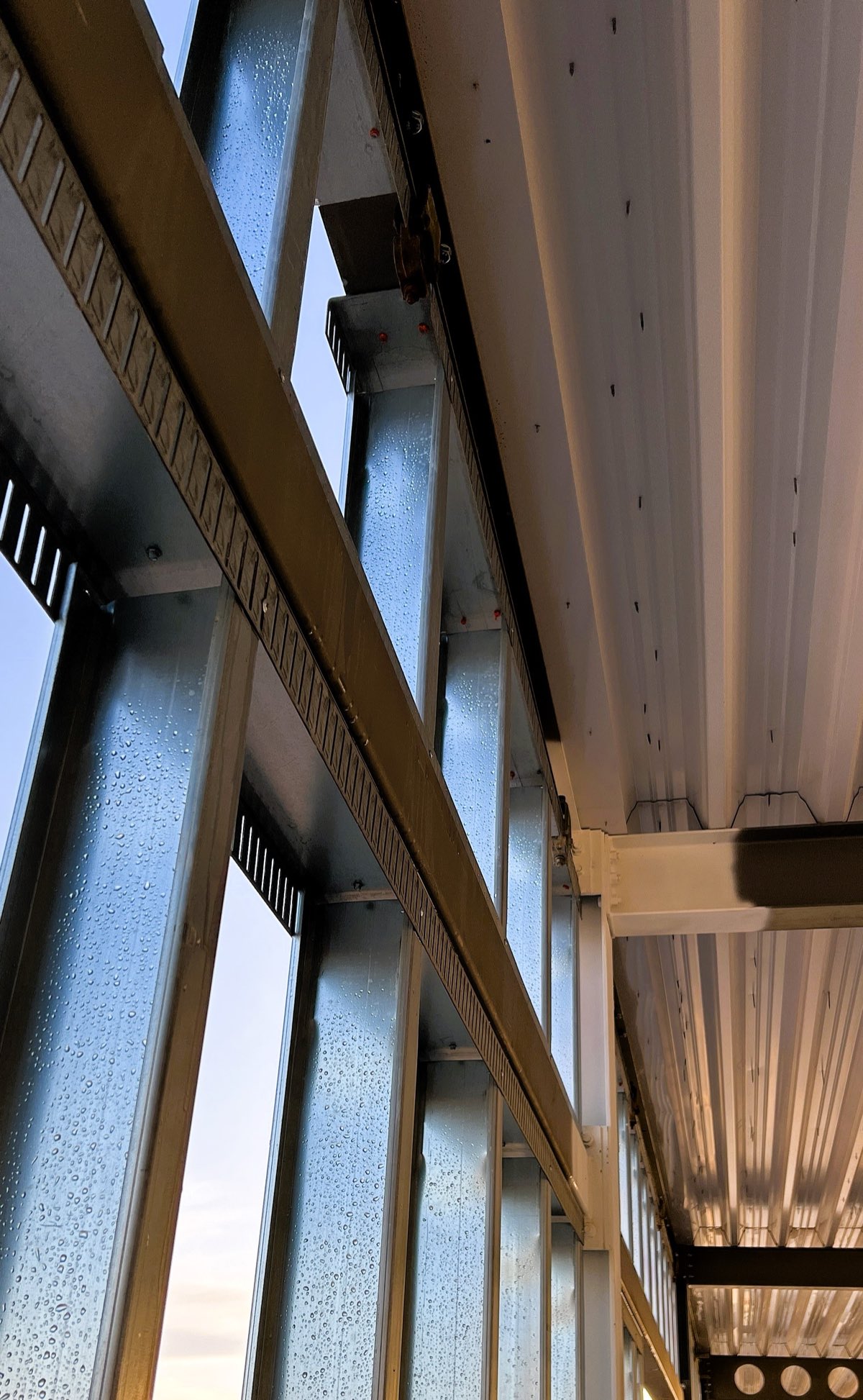 Light gauge steel framing to an external infill wall